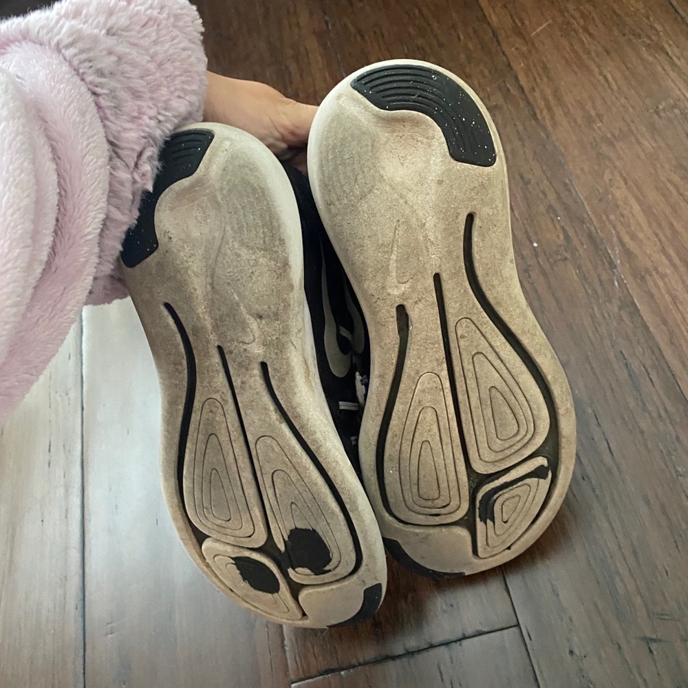 🤍Black Nike Sneakers - Picture 8 of 8